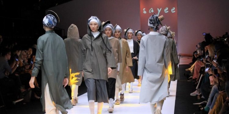 Menparekraf Sandiaga Uno Dorong ‘HijUp Growth Fund’ Majukan Fesyen Muslim Indonesia