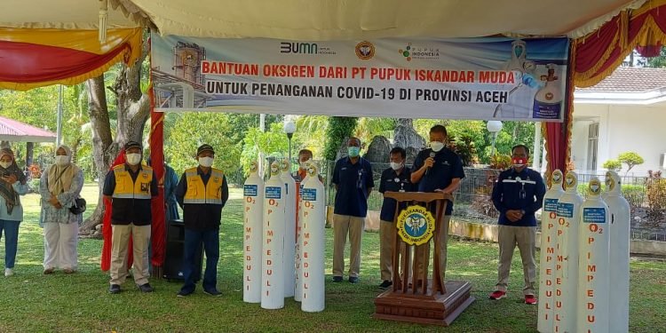 Pupuk Iskandar Muda Berikan Bantuan Oksigen untuk Penanganan Covid-19 di Provinsi Aceh