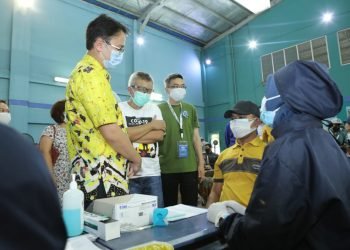 KemenkopUKM, Hippindo, Apindo dan UNIQLO Bergandengan Tangan Gelar Vaksinasi Ribuan UMKM di Tangerang