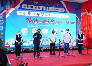 Tiga Menteri Jokowi Tinjau Langsung Vaksinasi di Jateng dan Jatim