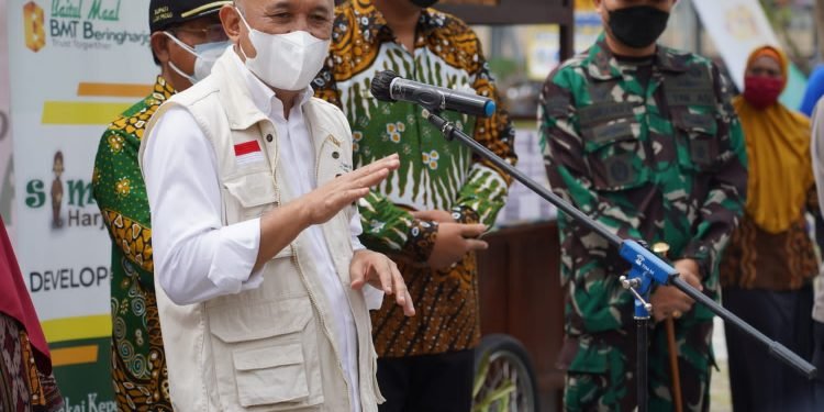 Berantas Rentenir, MenKopUKM Teten Masduki Perkuat Koperasi sebagai Alternatif Pembiayaan Mikro