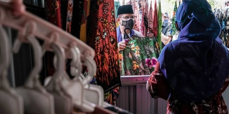 Menparekraf Sandiaga Uno Siap Bawa Kuliner, Fesyen, dan Kriya Pulau Untung Jawa Mendunia