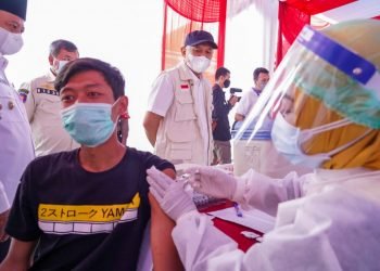 KemenkopUKM dan LPDB-KUMKM Gelar Vaksinasi untuk Ribuan UMKM di Garut