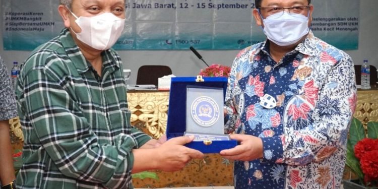 Gendeng DPR RI, KemenkopUKM Percepat UMKM Go-Digital