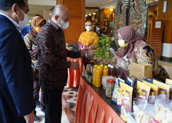 Kunker ke Solo, MenkopUKM Apresiasi Accor Group Pejeng Produk UMKM