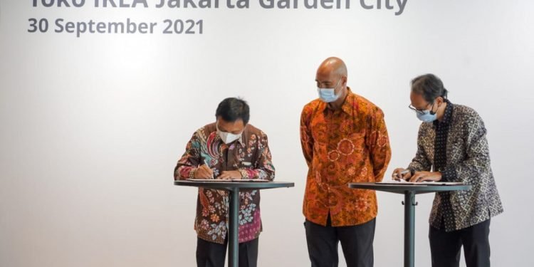 MenkopUKM Sambut Baik Pemasaran Produk UKM Melalui IKEA