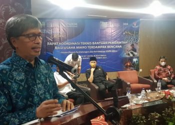 KemenkopUKM Serahkan Bantuan Modal Kerja bagi Pedagang Terdampak Kebakaran di Pasar Bawah Bukittinggi
