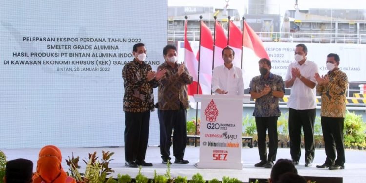 Presiden Jokowi Lepas Ekspor Perdana Smelter Grade Alumina