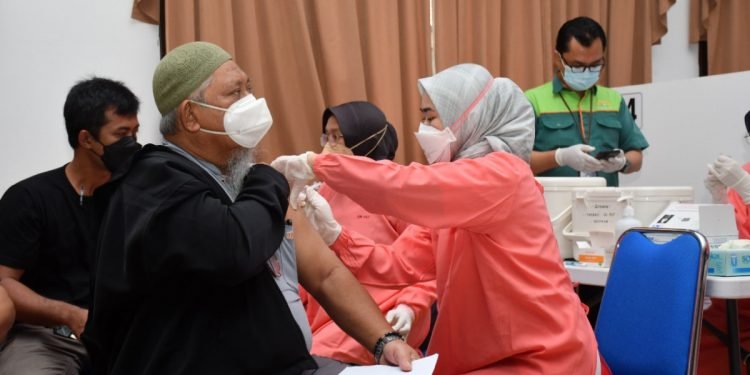 Jokowi Apresiasi Percepatan Vaksinasi Booster oleh Pupuk Kaltim