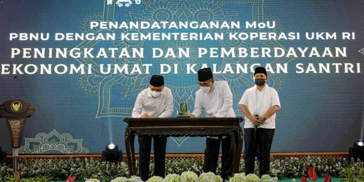 Teken MoU Dengan PBNU, MenKopUKM Ingin Cetak Wirausaha Baru Lewat Pesantren