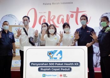 Cegah Penyebaran Omicron, Rupiah Cepat Bagikan 500 Paket Health Kit melalui PMI