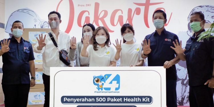 Cegah Penyebaran Omicron, Rupiah Cepat Bagikan 500 Paket Health Kit melalui PMI