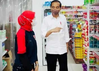 Cek Langsung Ketersediaan Minyak Goreng di Yogyakarta, Jokowi Temukan Kelangkaan Stok