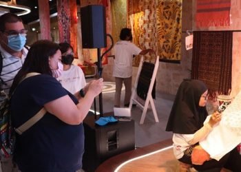 Batik Nitik Yogyakarta Tarik Antusiasme Pengunjung Paviliun Indonesia di Expo 2020 Dubai
