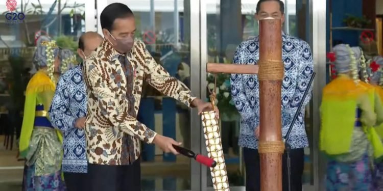 Buka Inacraft 2022, Presiden Jokowi Ajak Masyarakat Cintai Produk Kerajinan Lokal