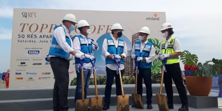 Intiland Gelar Tahapan Topping Off Apartemen SQ Rés