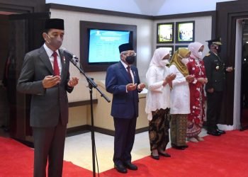 Presiden Jokowi Pimpin Apel Kehormatan dan Renungan Suci di TMP Kalibata