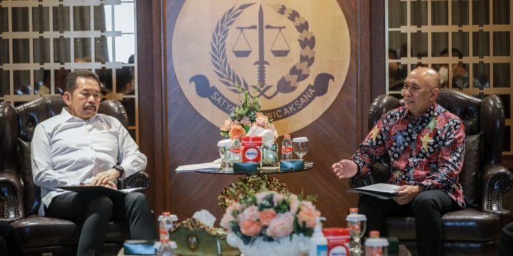 Menteri Teten Temui Jaksa Agung Bahas Penegakan Hukum Koperasi Bermasalah