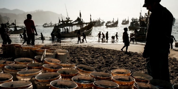 MenKopUKM Pastikan Program Solar untuk Koperasi Nelayan Siap di Uji Coba