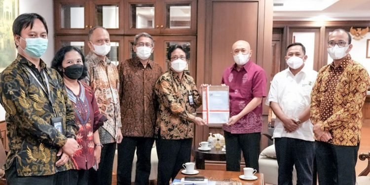 Siap Produksi, KemenKopUKM Terima Dokumen SNI 098:2022 Minyak Makan Merah dari BSN