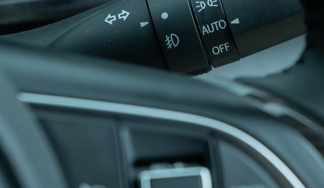 Fitur Autolight With Guide Me Light di All New Ertiga Hybird Berikan Rasa Aman Berkendara