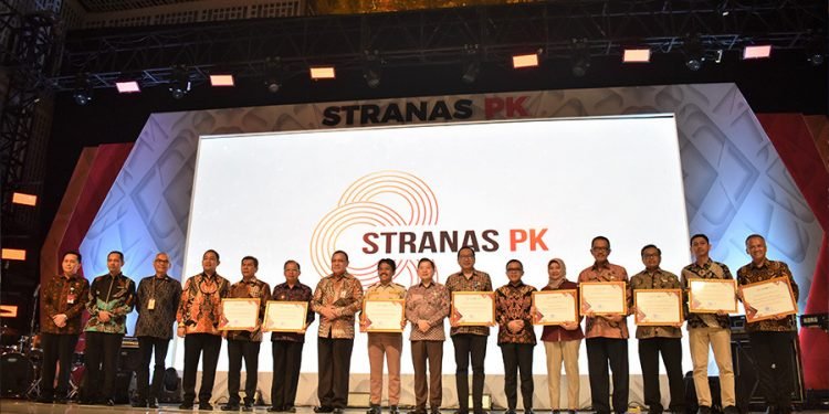 Kemenkeu Terima Penghargaan Stranas PK