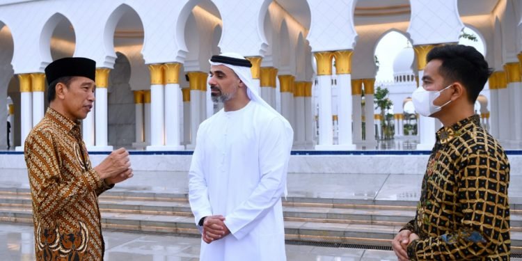 Presiden Jokowi Terima Kedatangan Putra MBZ di Surakarta