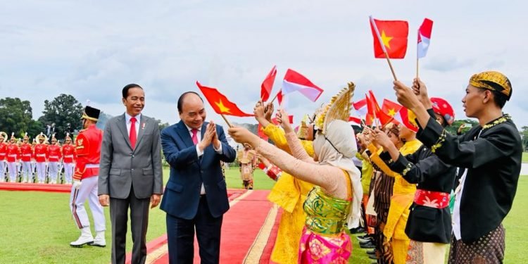 Presiden Jokowi Sambut Presiden Vietnam Nguyen Xuan Phuc di Istana Bogor