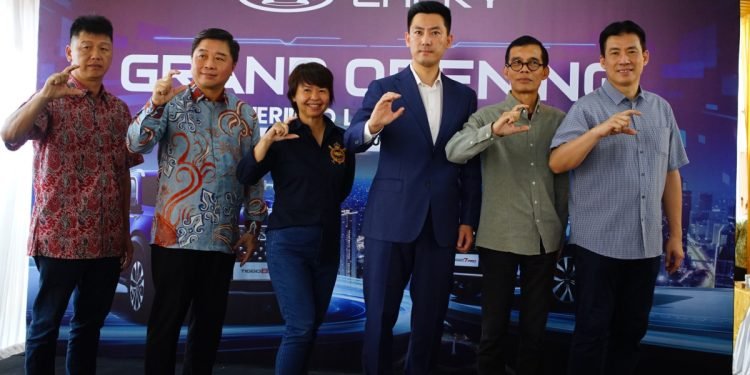 Perkuat Jaringan Penjualan TIGGO Family, Chery Resmikan Dealer di Cibubur