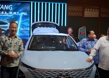Kunjungi Booth Chery, Menko Airlangga Ucapkan Selamat Atas Kesuksesan OMODA 5