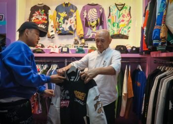 Buka JakCloth 2023, Menteri Teten Ajak Masyarakat Cintai & Beli Pakaian Lokal