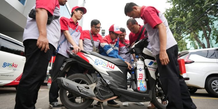 PGN Gandeng JNE Implementasi Konversi BBG untuk Kendaraan Logistik