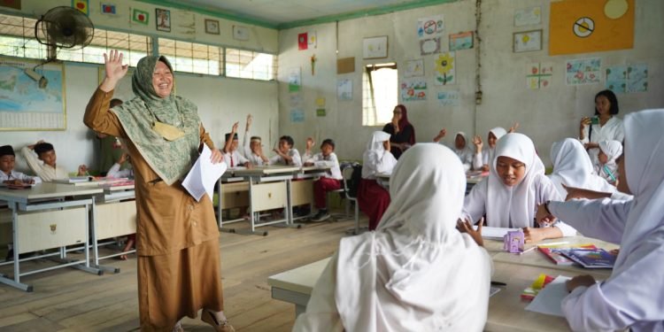 Hikayat Dua Penggawa Teguh Majukan Pendidikan Guru di Samarinda
