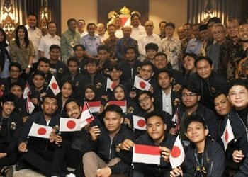 Ketum Kadin Lepas 36 Mahasiswa Program Magang Bersertifikat ke Jepang
