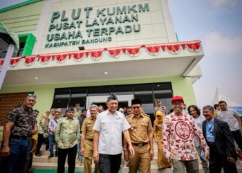 Dongkrak UMKM Naik Kelas, MenKopUKM Resmikan PLUT – KUMKM di Kabupaten Bandung