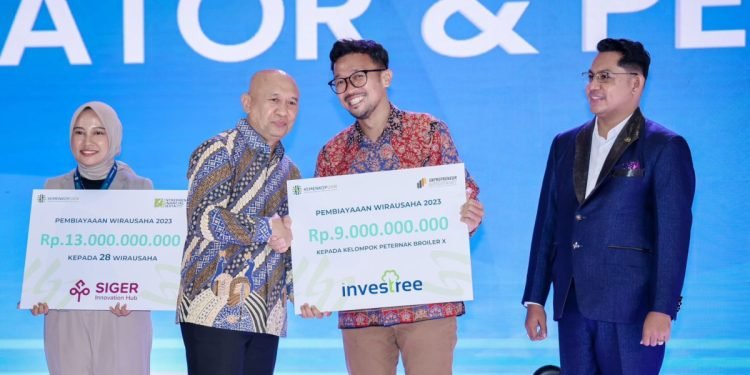 Menteri Teten Berikan Apresiasi kepada 12 Wirausaha Inovatif, Kreatif dan Growth Oriented