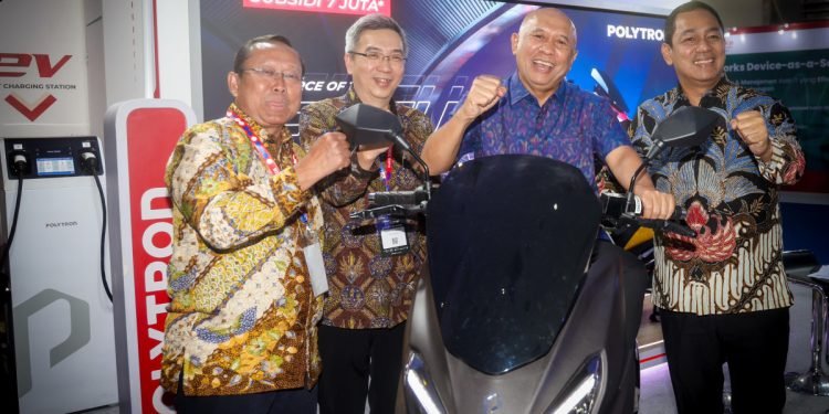 Menteri Teten: Industri EV Ciptakan Ekonomi Baru dan Buka Lapangan Kerja