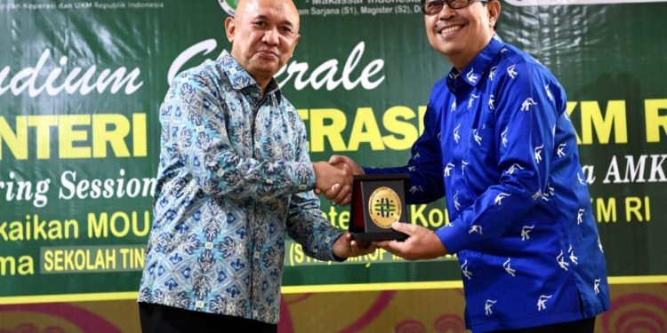 Menteri Teten Ajak STIE AMKOP Makassar Kembangkan Riset Model Bisnis Pendukung Hilirisasi