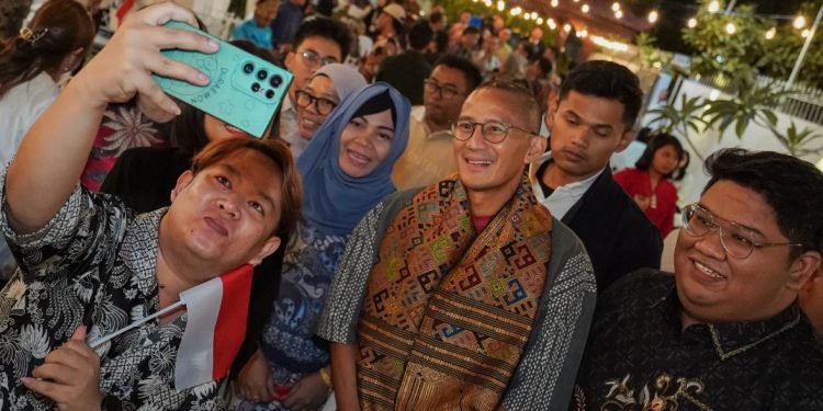 Menteri Sandiaga Uno Ajak Diaspora Indonesia di Laos Promosikan Parekraf Tanah Air di Pasar Global