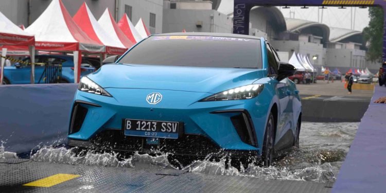 Resmi Mengaspal, Mobil Listrik MG 4 EV Produksi Dalam Negeri Diserbu Konsumen Tanah Air