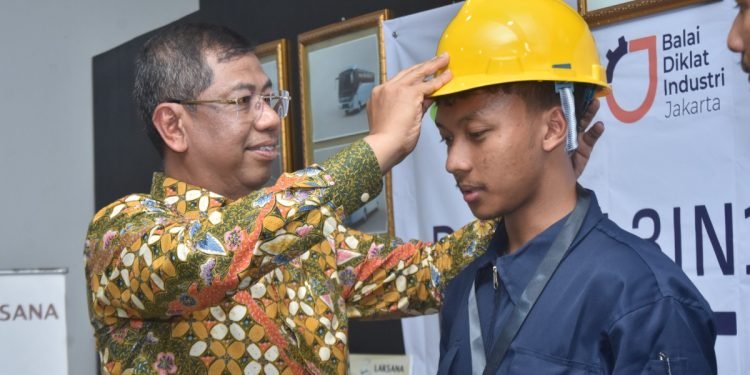 Topang Kemajuan Industri Otomotif, Kemenperin Cetak Tenaga Las Kompeten