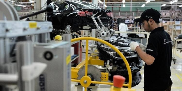 Kemenperin Pasok Ratusan SDM Kompeten di Industri Otomotif dan Tekstil
