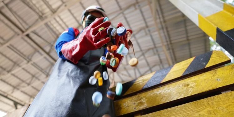 Grup MIND ID Perkuat Program Akhiri Sampah Plastik