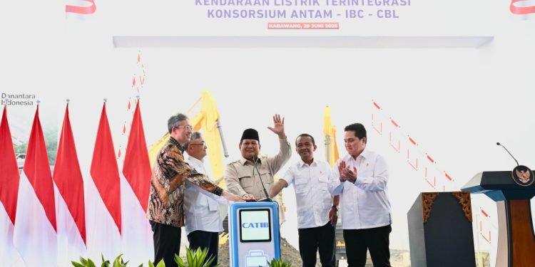 Wujudkan Swasembada Energi, Prabowo Grounbreaking Proyek Baterai Kendaraan Listrik Terintegrasi di Karawang
