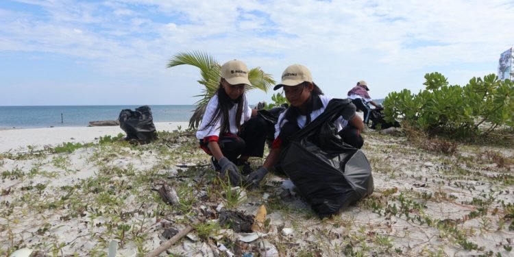 Gelar Program Clean Up The World ke-12, Suzuki Sukses Kumpulkan Ratusan Kilo Sampah di Belitung