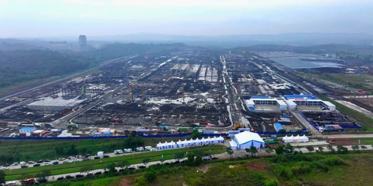 Ciptakan Lapangan Kerja 35.000 Orang, Kontraktor Lokal Terlibat Proyek Baterai EV Terintegrasi Indonesia