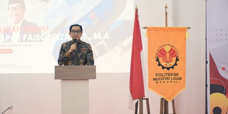 Beri Kuliah Umum di Morowali, Wamenperin Ajak Mahasiswa Majukan Industri Nasional