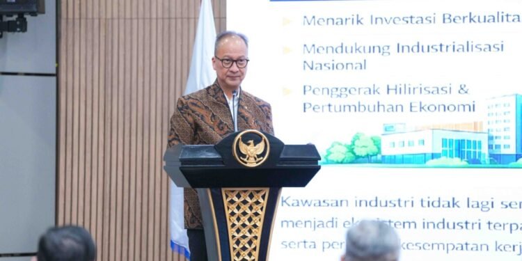 Menperin Bongkar Peran Vital Kawasan Industri: Sumbang Rp6.700 Triliun Investasi & Serap 2,35 Juta Tenaga Kerja