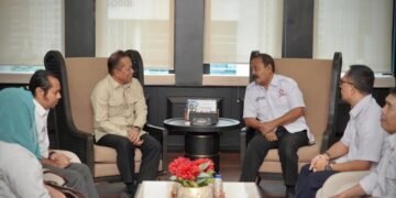 2 Juta Warung Gulung Tikar? Menkop & APKLI Bongkar Dampak Ritel Modern, Aturan 500 Meter Terancam Direvisi!