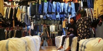 Impor Pakaian Bekas Dibuka Demi Ekspor 0% ke AS? Pengusaha Konveksi Teriak, Ancaman PHK Mengintai!